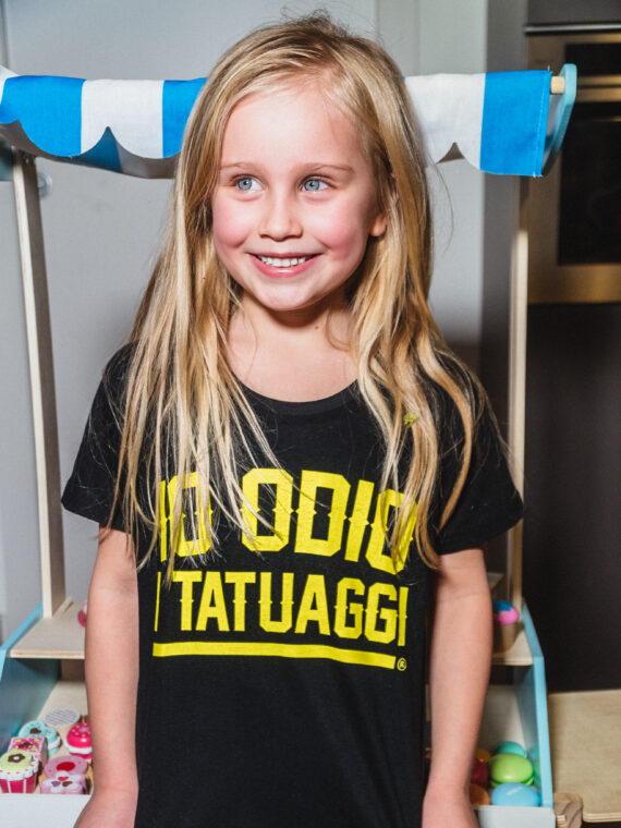 T-SHIRT BAMBINO IO ODIO I TATUAGGI - NERO/SCRITTA GIALLA - FRONTE