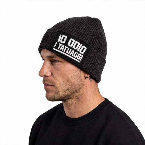 BERRETTA OVERSIZE CON PATCH - "IO ODIO I TATUAGGI"
